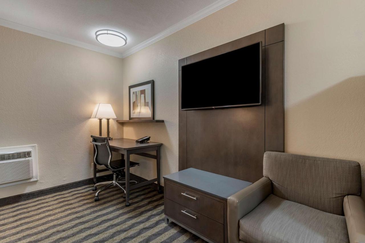 King Room - Non-Smoking at Best Western Silicon Valley Inn