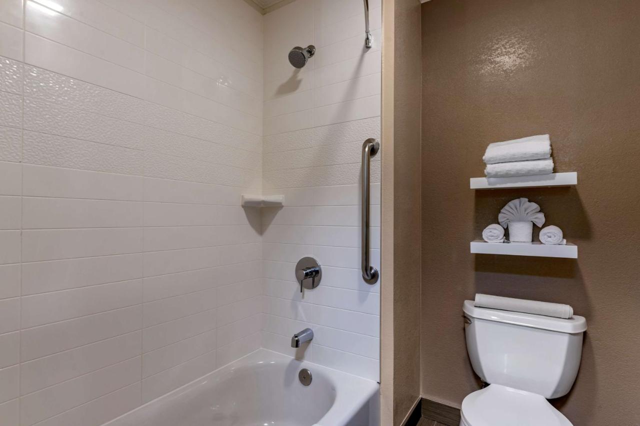 Executive King Room - Non-Smoking at Best Western Silicon Valley Inn