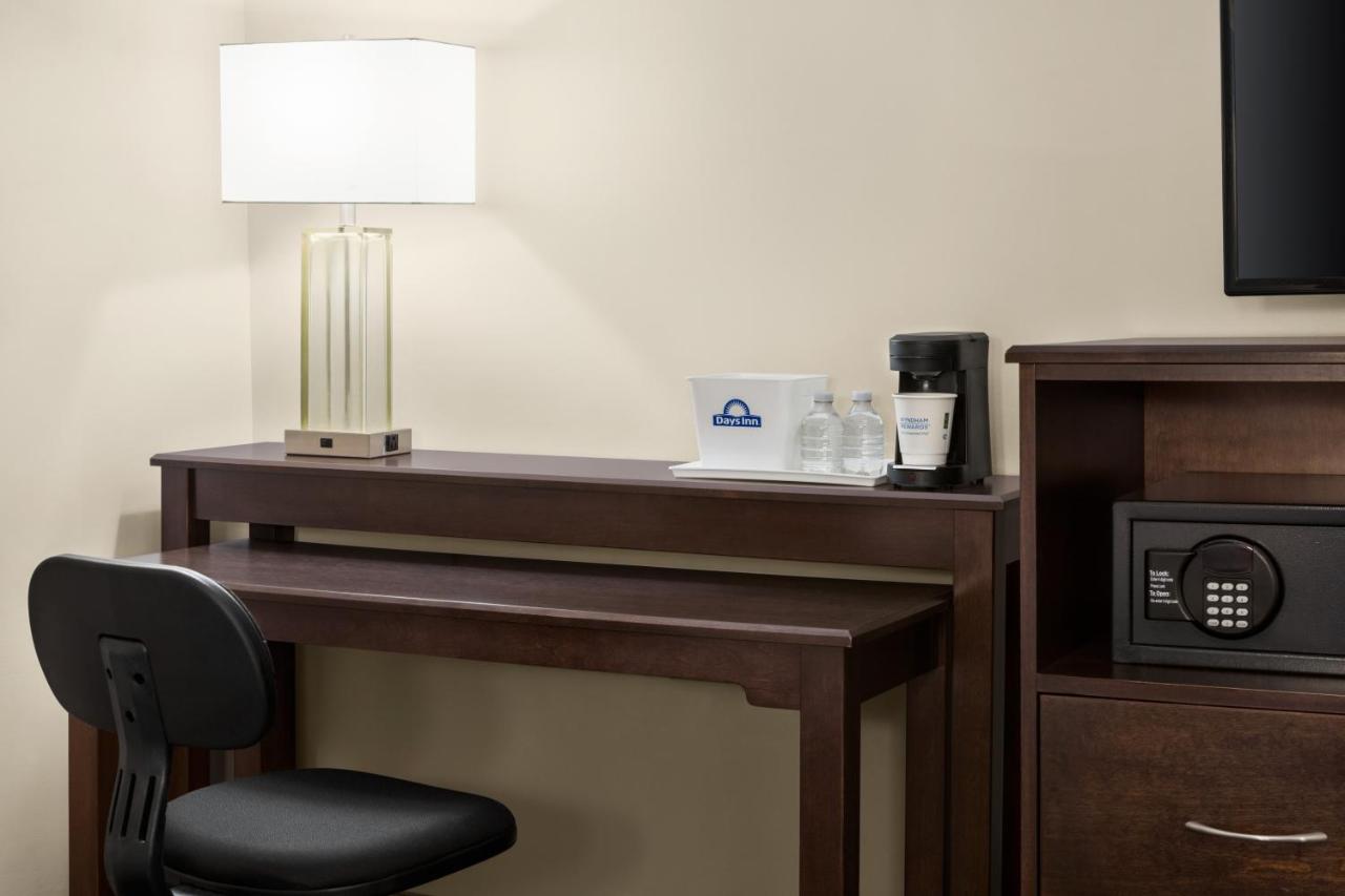 Business Double Room with Two Double Beds - Non-Smoking at Days Inn by Wyndham Philadelphia Convention Center