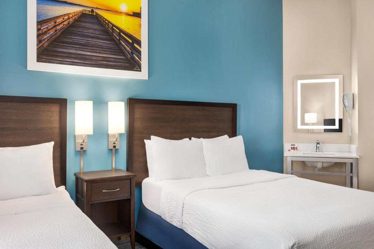 Double Room with Two Double Beds - Non-Smoking at Days Inn by Wyndham Philadelphia Convention Center