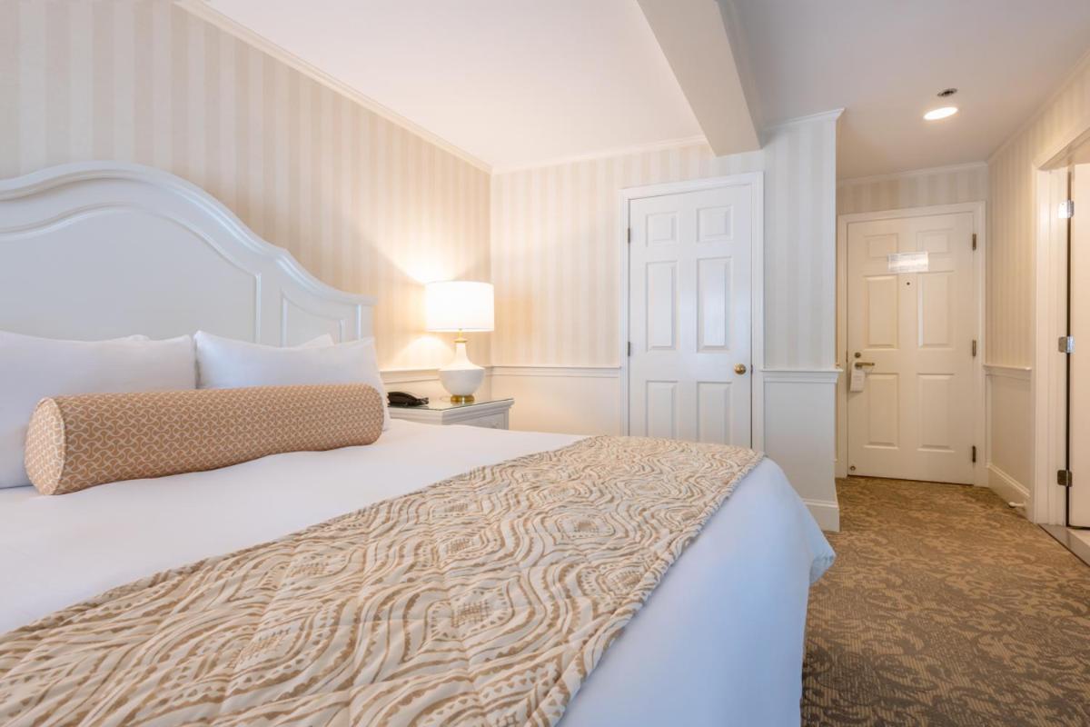  | Chatham Wayside Inn