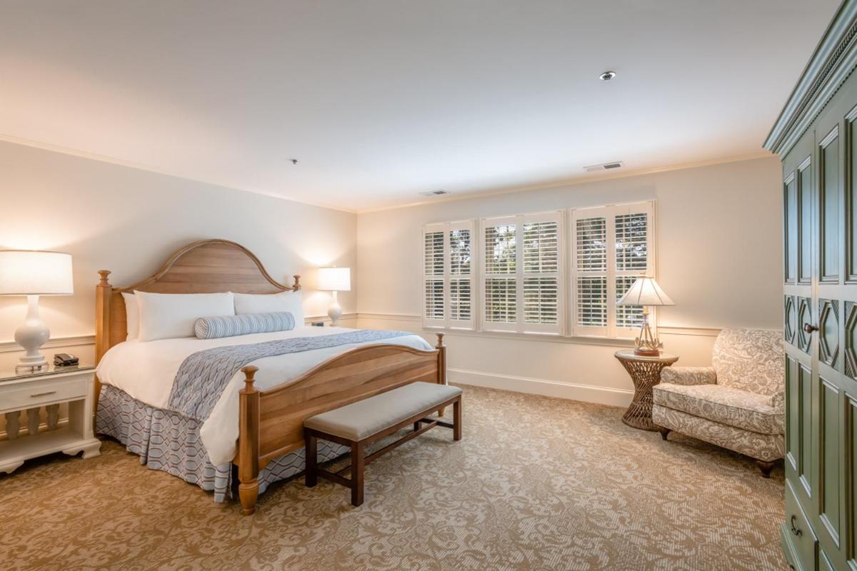 | Chatham Wayside Inn