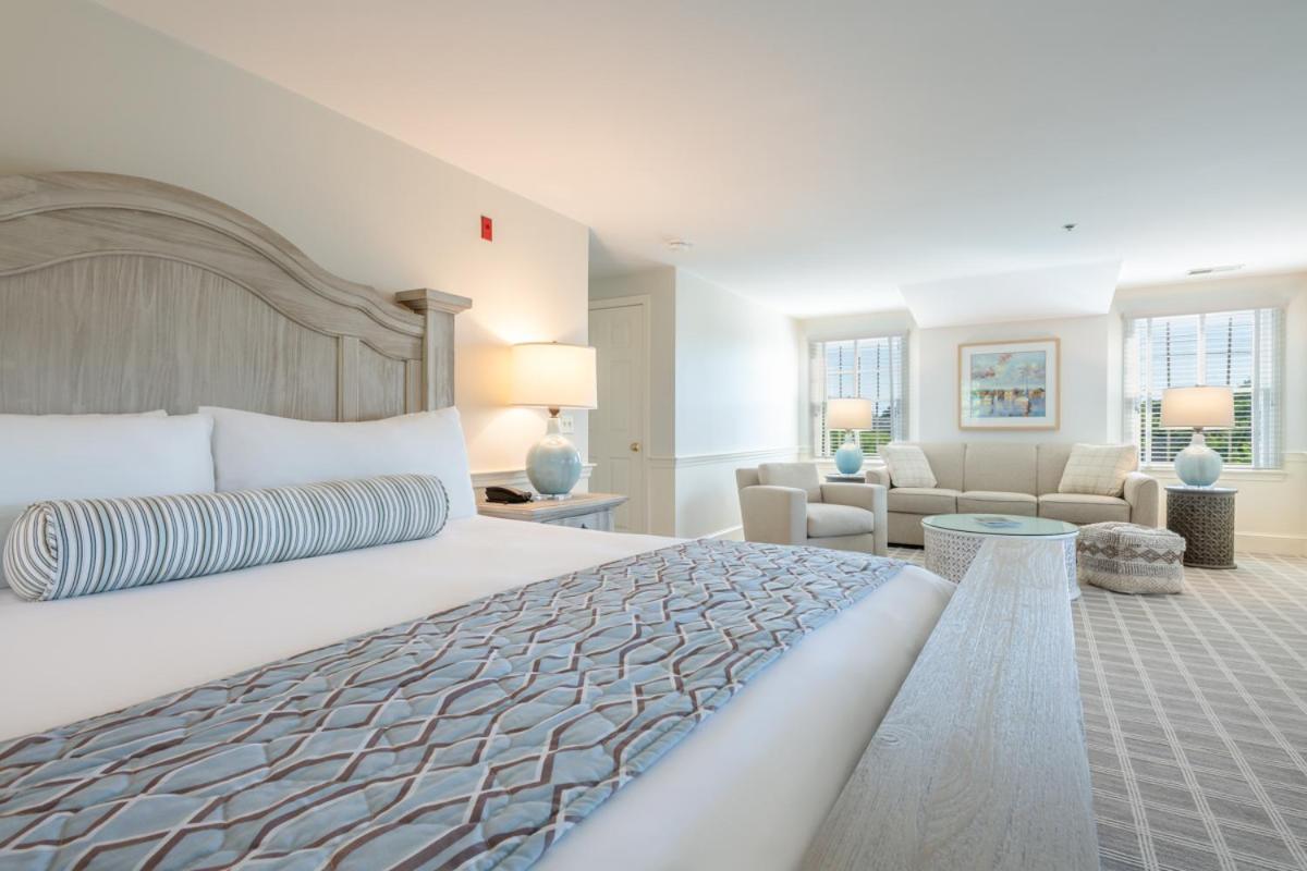 | Chatham Wayside Inn