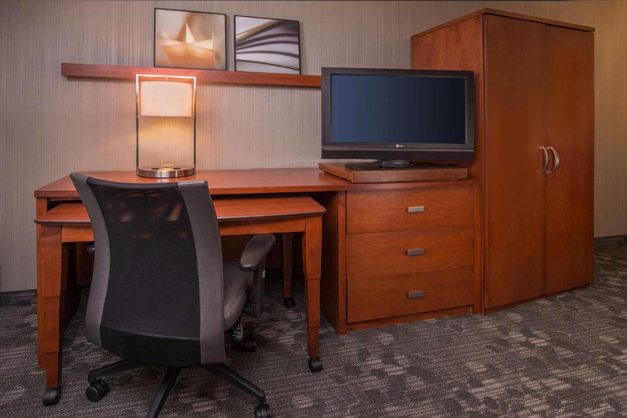 Hearing Accessible Guestroom King at Sonesta Select Columbia