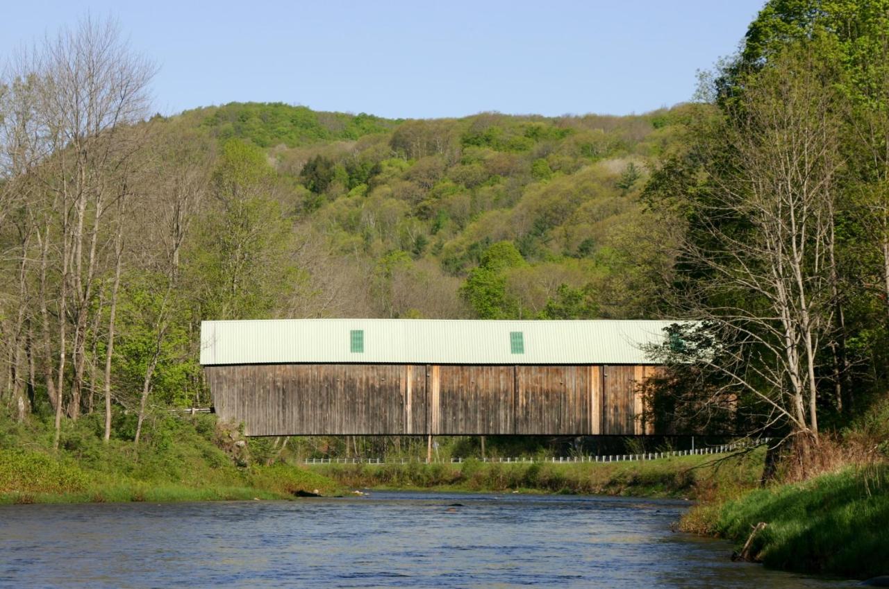| The Lincoln Inn & Restaurant At The Covered Bridge