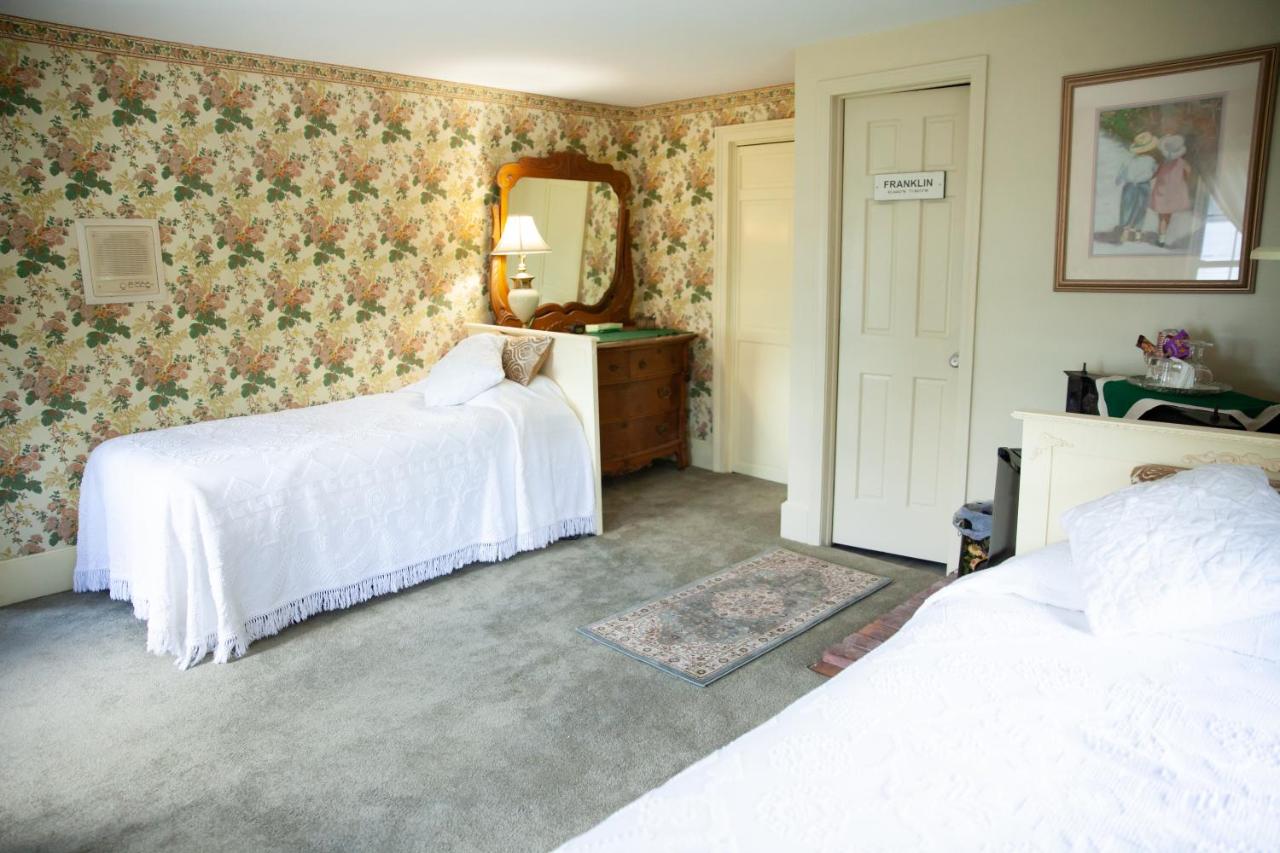 | Aiken Manor B&B