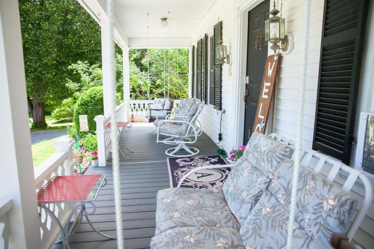 | Aiken Manor B&B