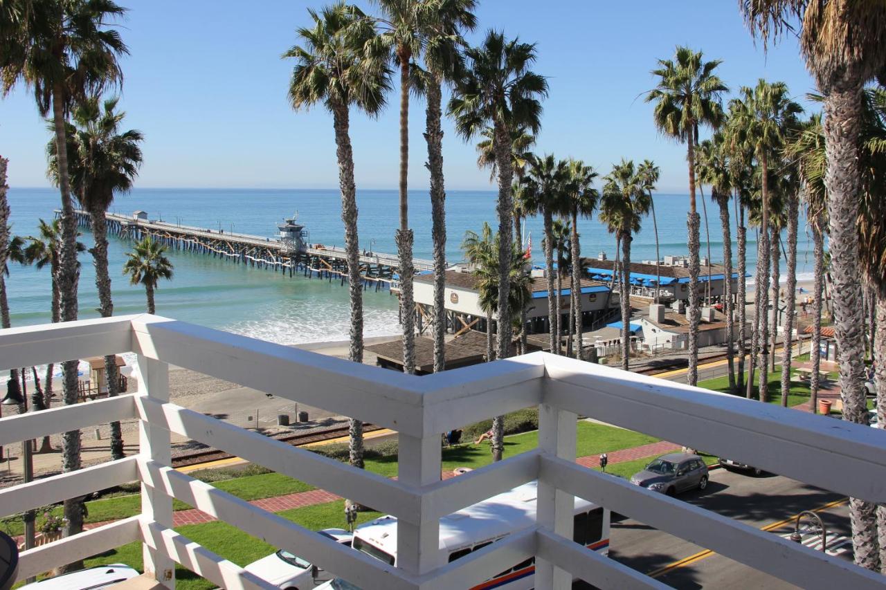 Deluxe Two-Bedroom Suite - Ocean Front at Sea Horse Resort