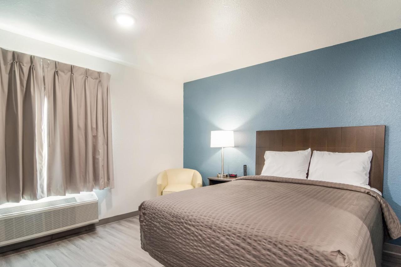 Queen Suite - Non Smoking at WoodSpring Suites Greensboro - High Point North