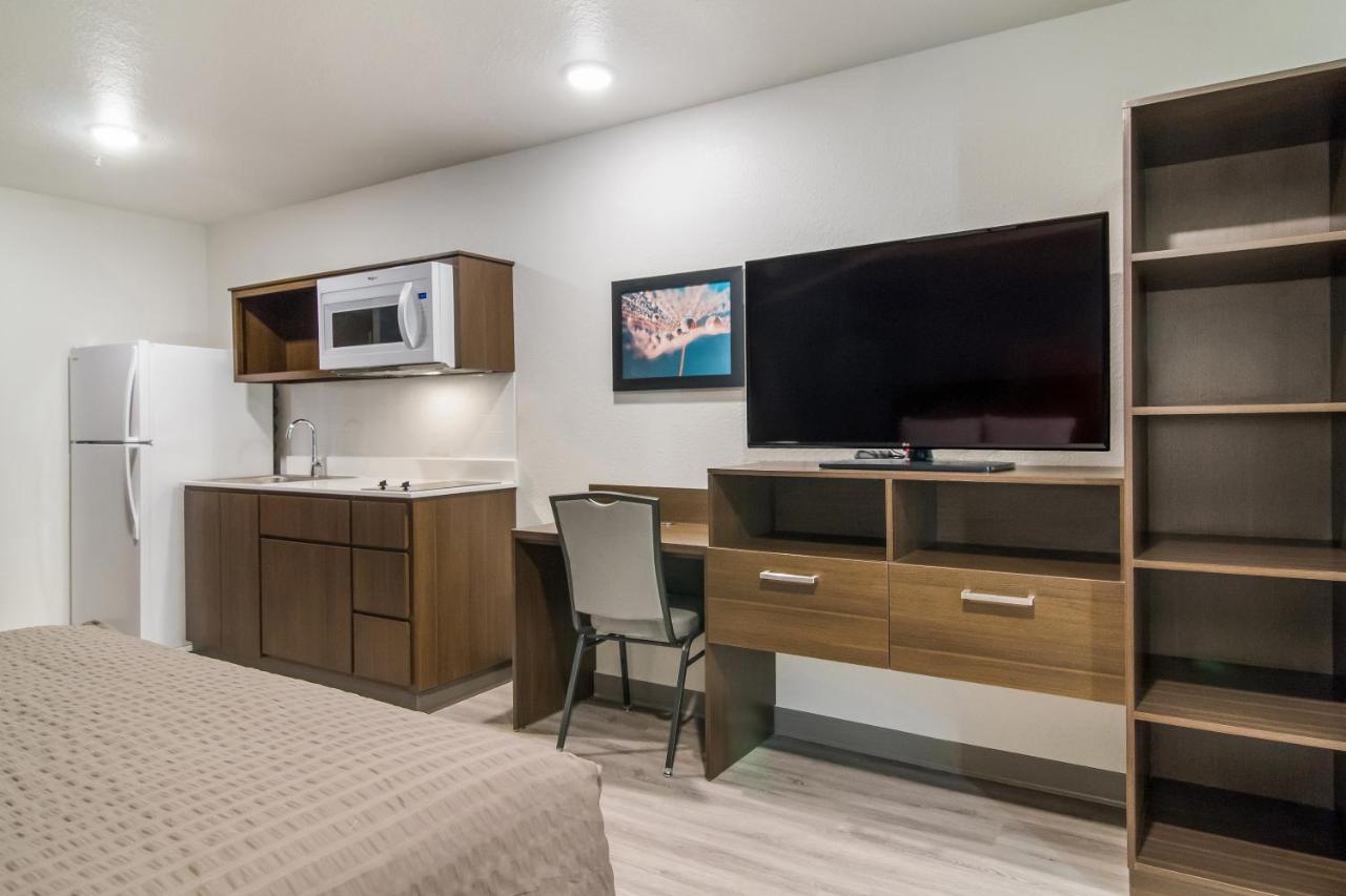 Queen Suite with Sofa - Non Smoking at WoodSpring Suites Greensboro - High Point North