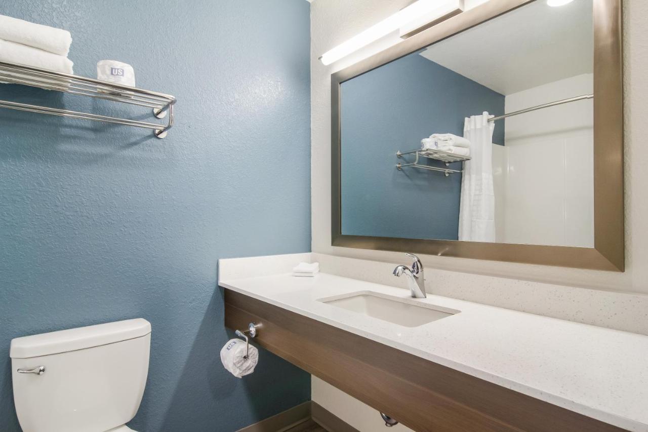 Queen Suite with Full Kitchen/Non Smoking at WoodSpring Suites Greensboro - High Point North