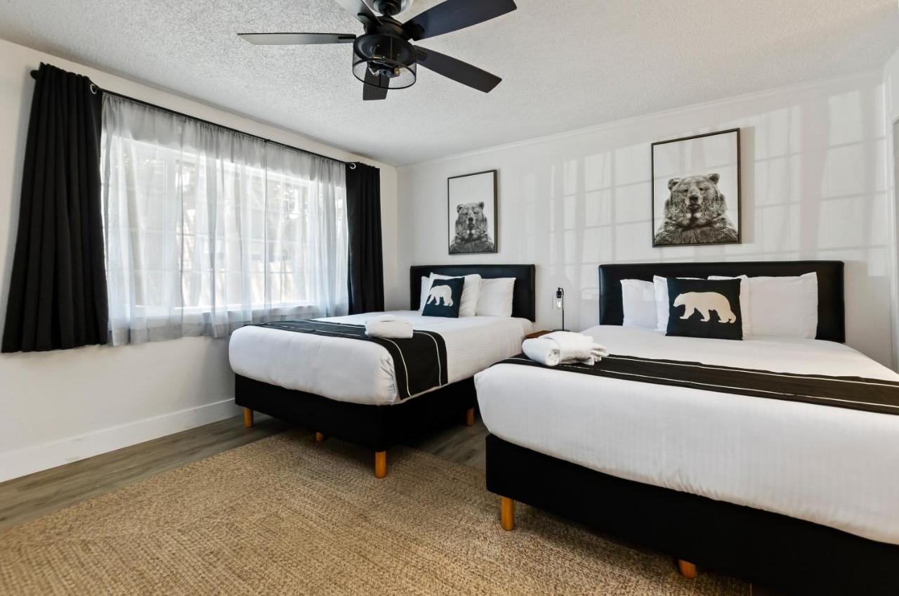 Deluxe Queen Room at The Jeffrey Hotel