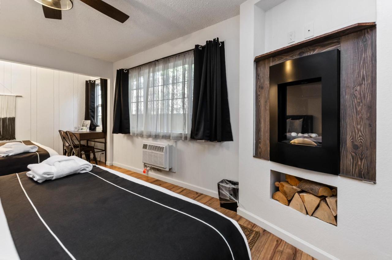 Room with Two Double Beds at The Jeffrey Hotel