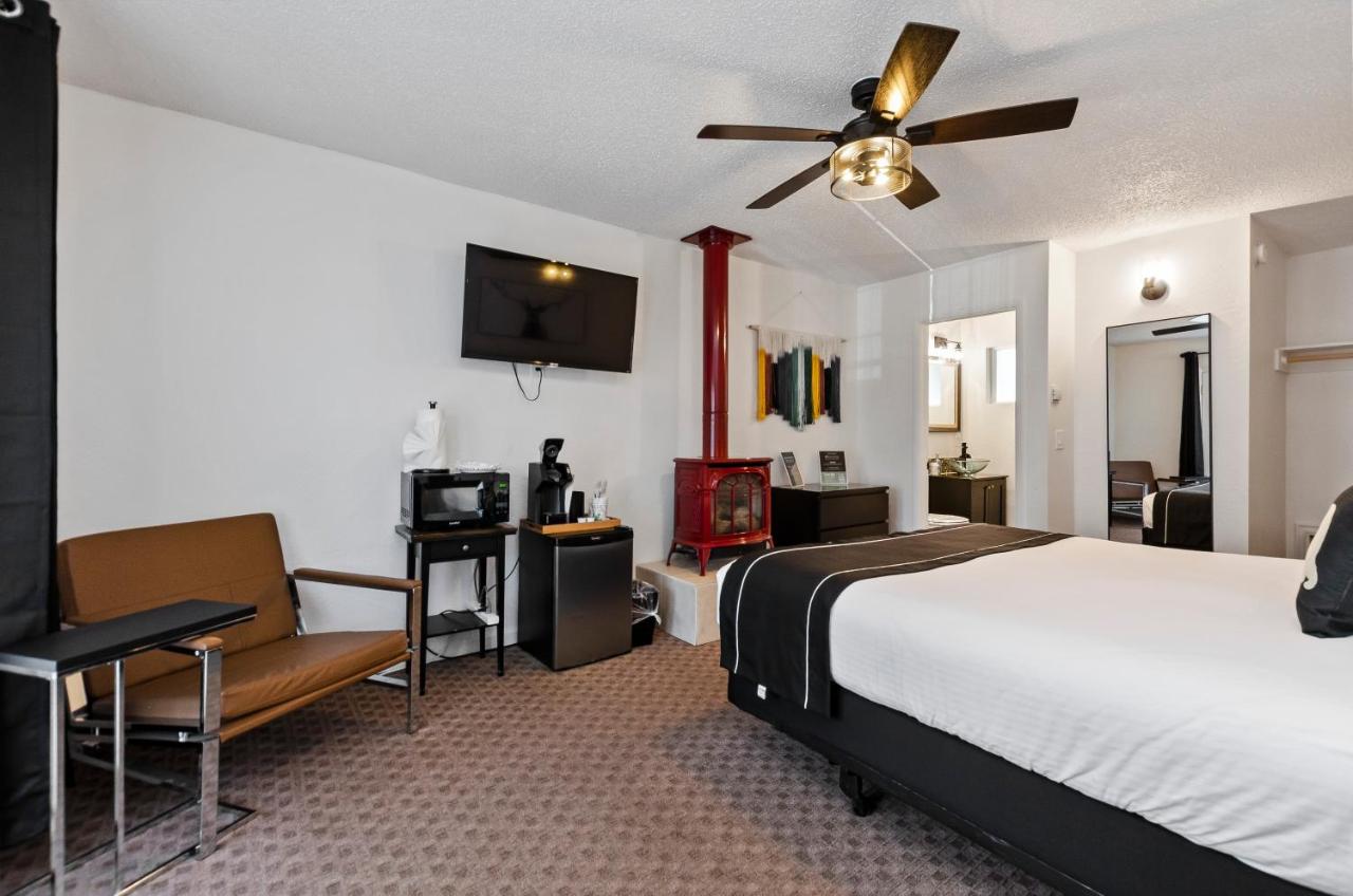 King Room at The Jeffrey Hotel