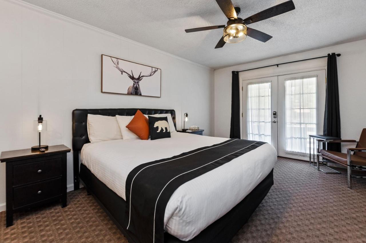 King Room at The Jeffrey Hotel
