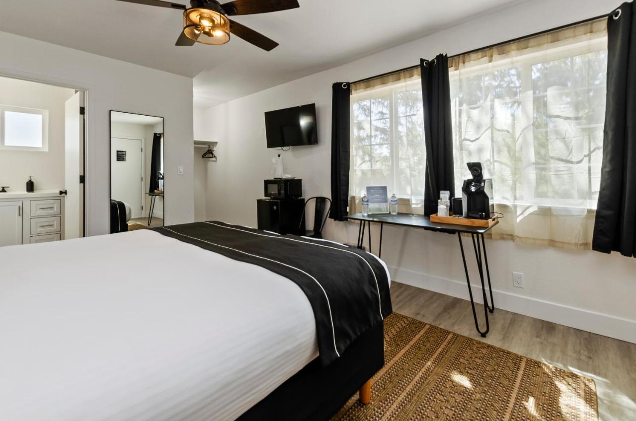 King Room at The Jeffrey Hotel