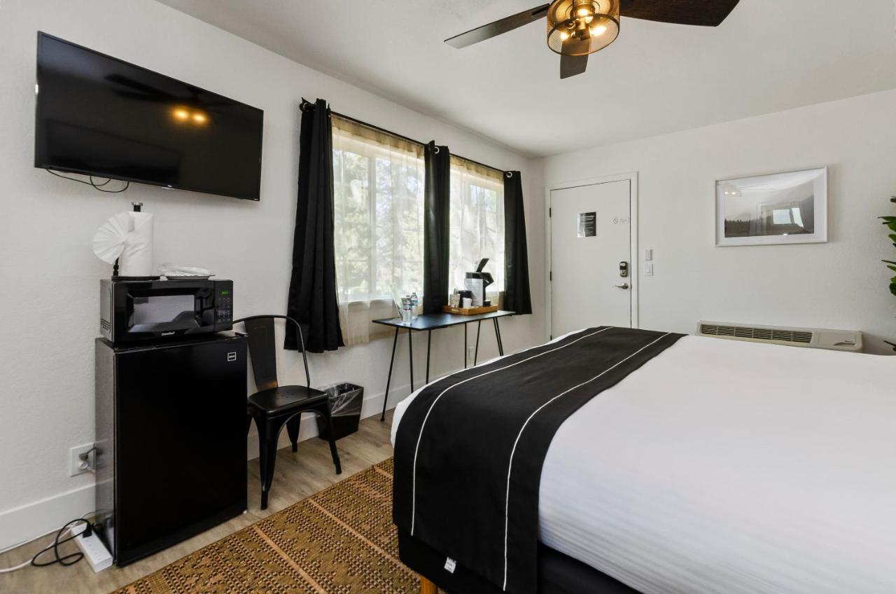 King Room at The Jeffrey Hotel