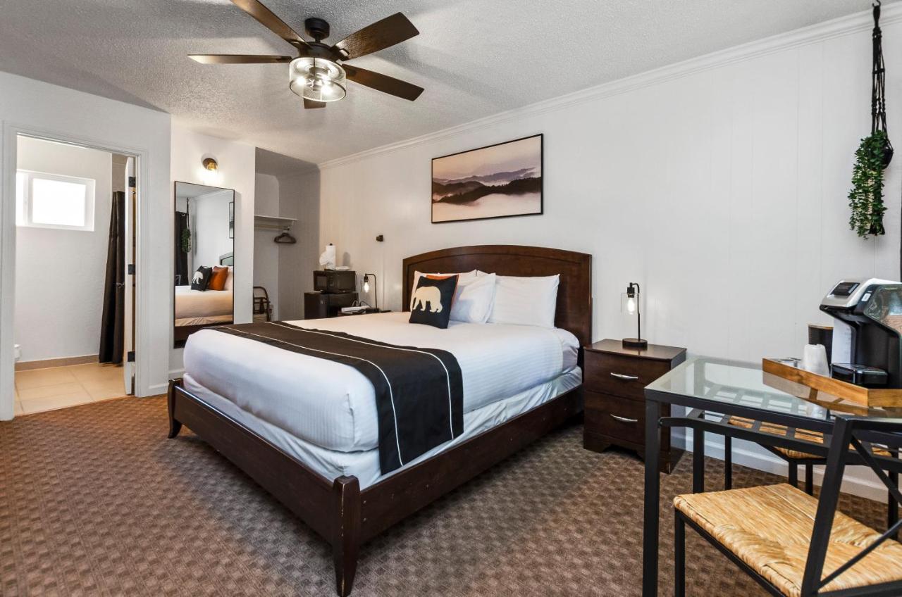 King Room at The Jeffrey Hotel