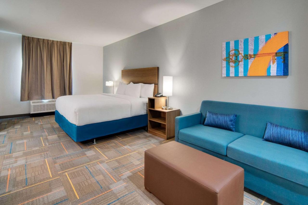 King Room at MainStay Suites Dallas Northwest - Irving