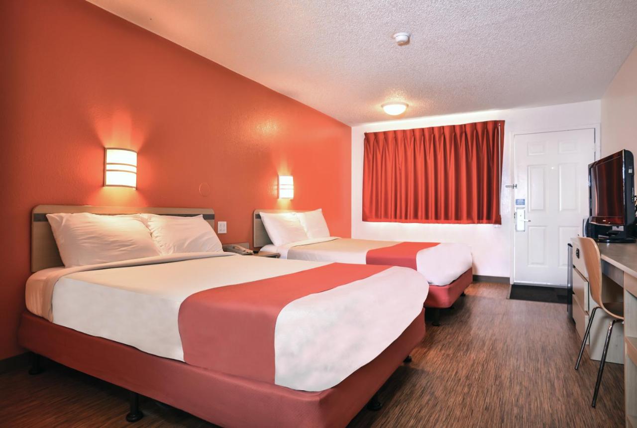 | Motel 6-Saint Joseph, MO
