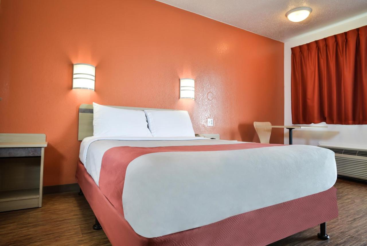 | Motel 6-Saint Joseph, MO