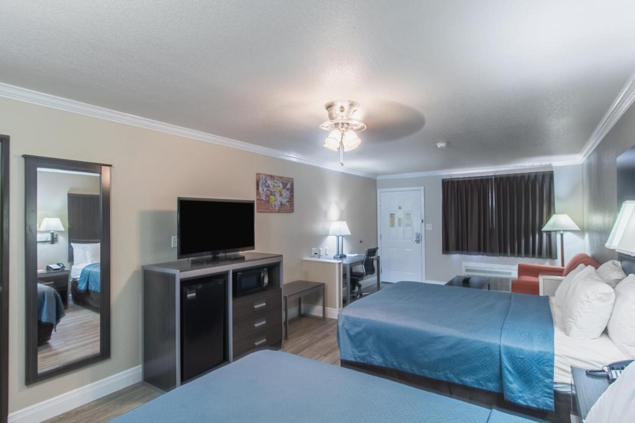 Suite with Two Queen Beds - Accessible/Non-Smoking at Econo Lodge Inn & Suites Corpus Christi
