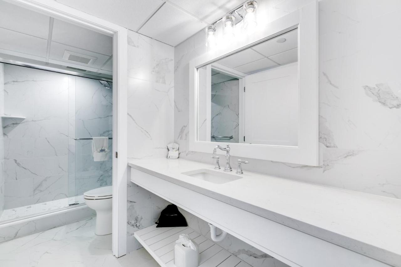 King Suite with Ocean View at ICONA Windrift