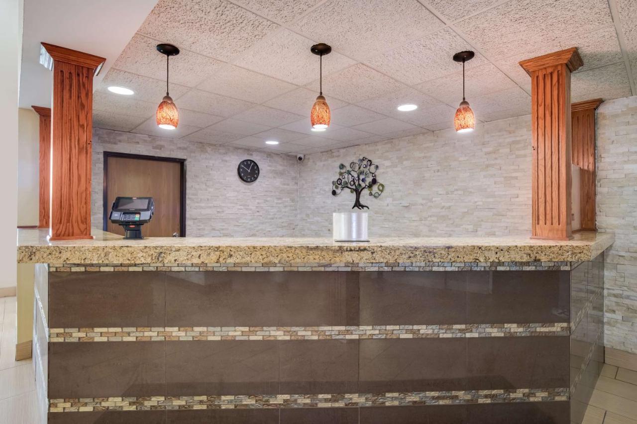| Best Western Waukesha Grand