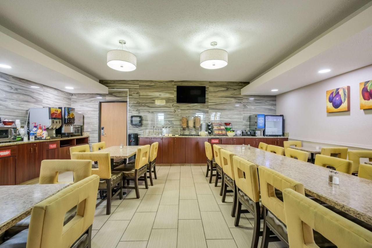 | Best Western Waukesha Grand