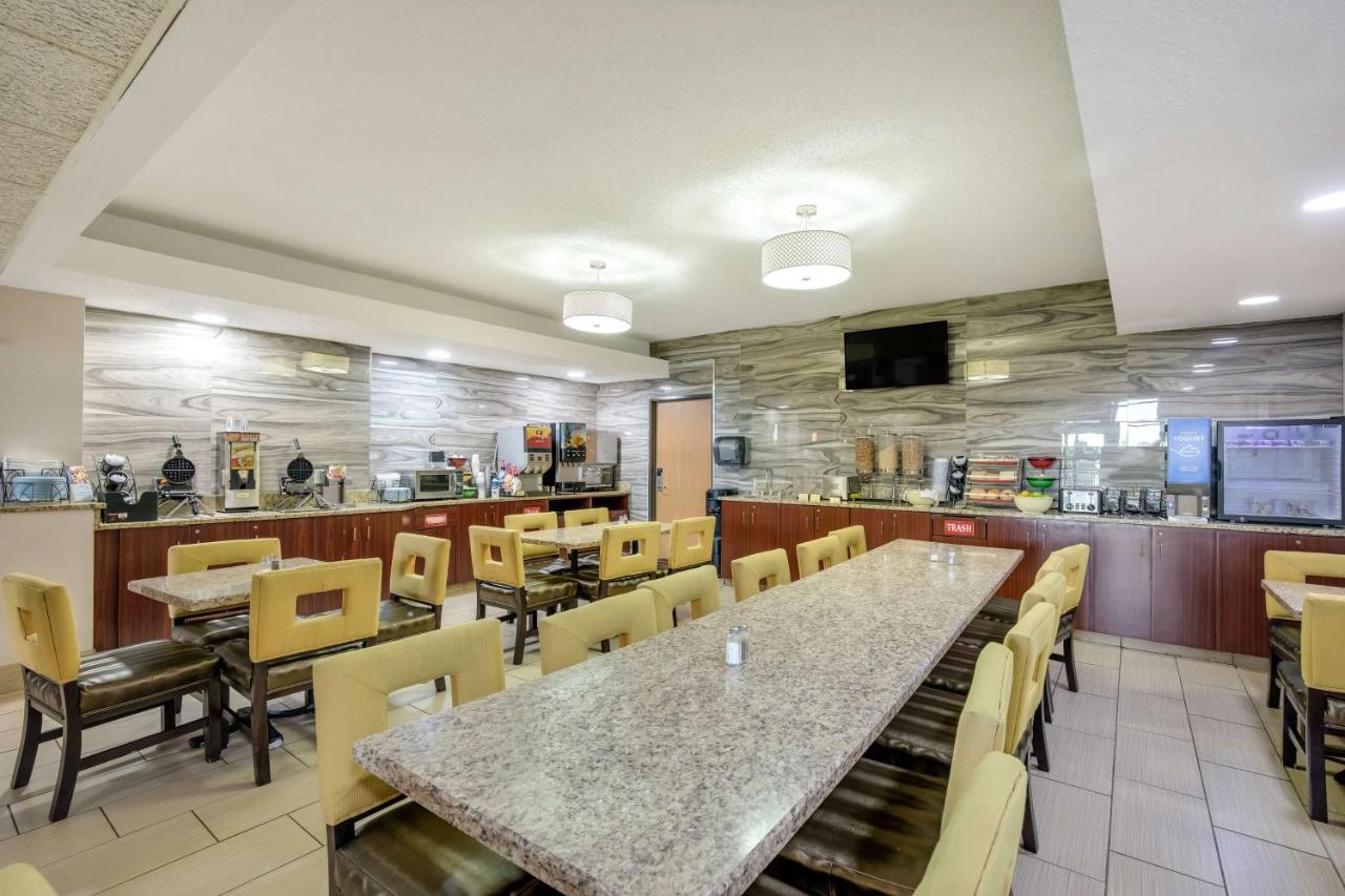 | Best Western Waukesha Grand