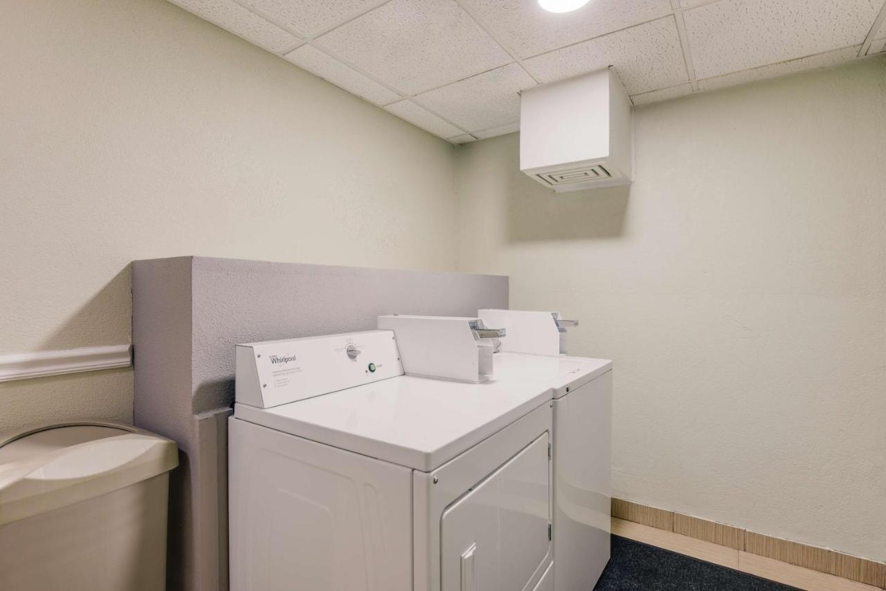 | Best Western Waukesha Grand