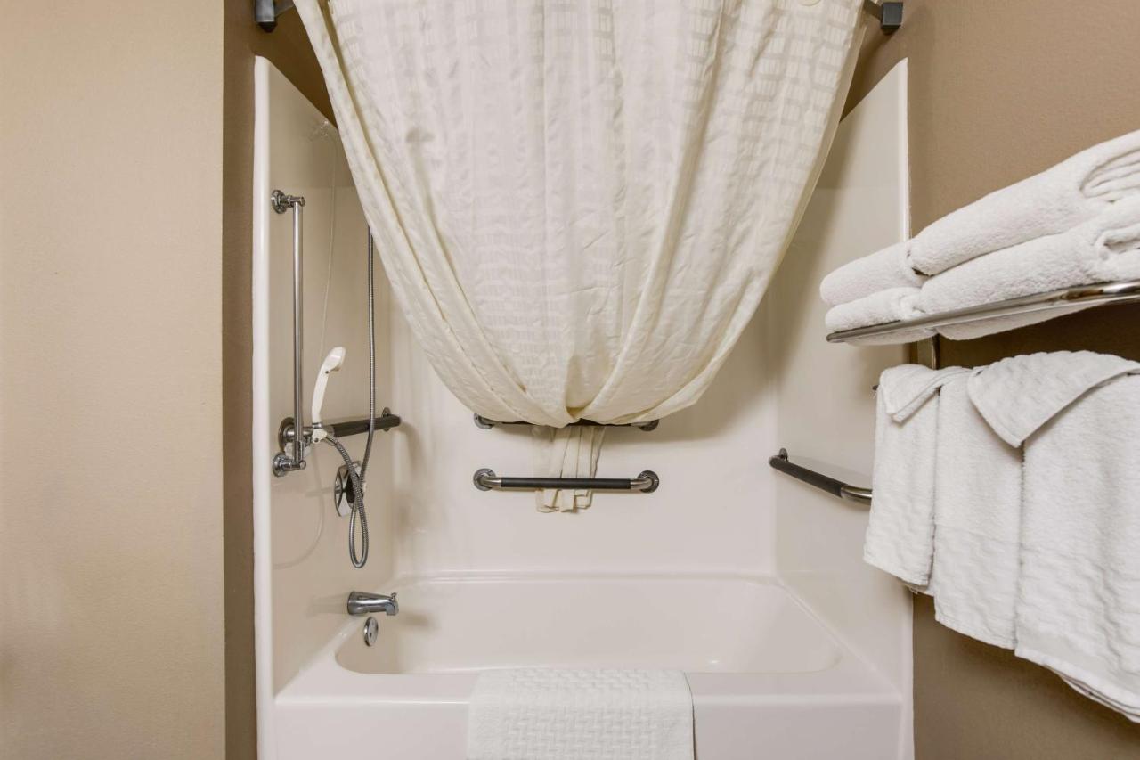 | Best Western Waukesha Grand