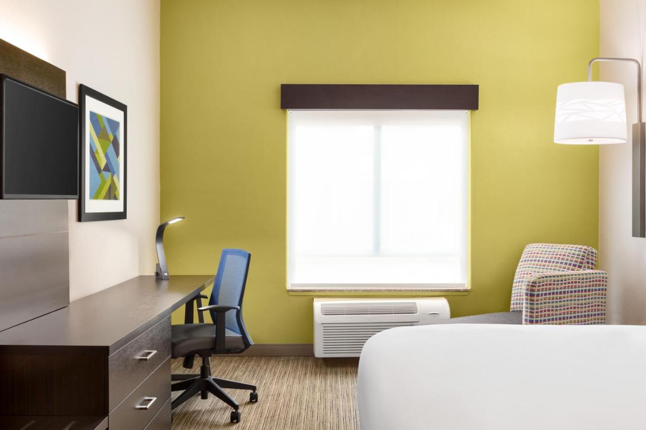 Room Selected at Check-In at Holiday Inn Express & Suites San Antonio NW - Medical Area by IHG