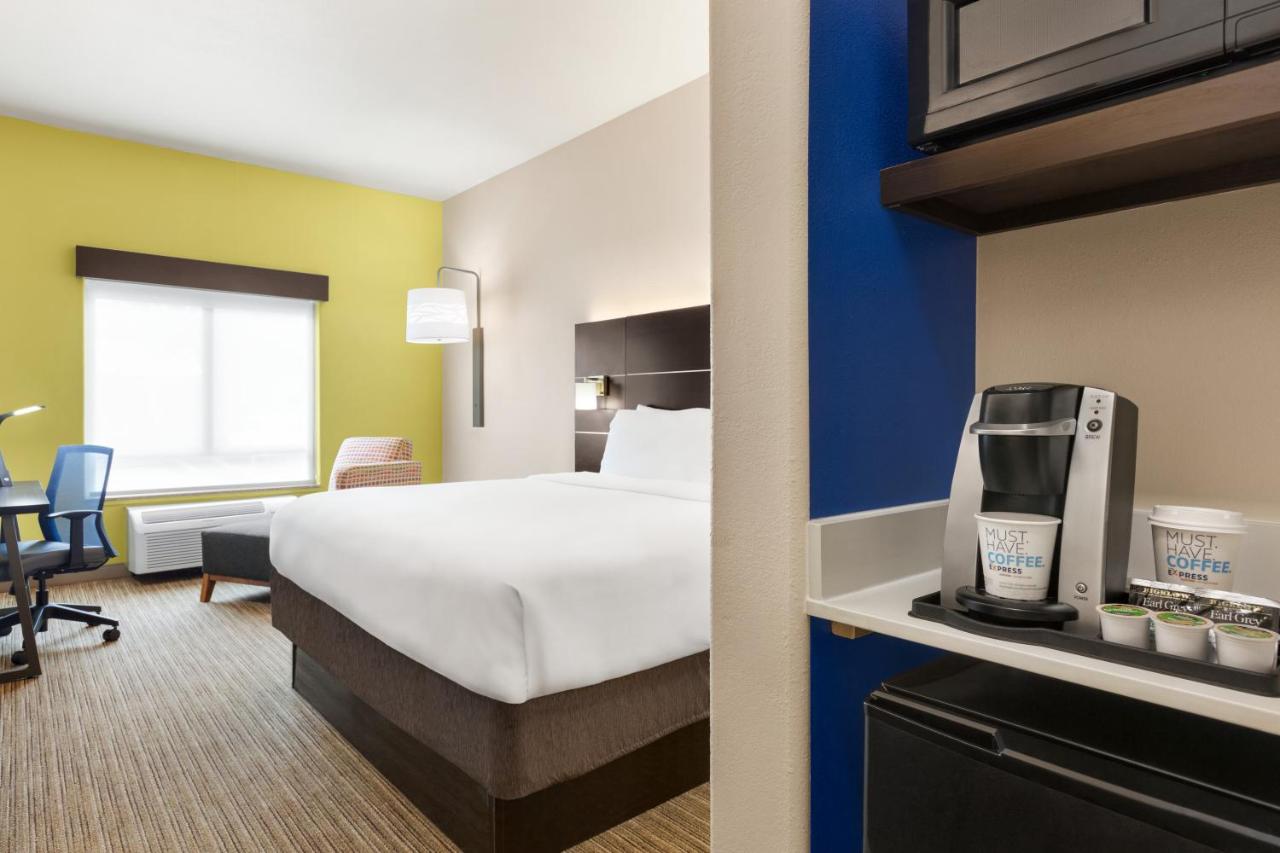 Room Selected at Check-In at Holiday Inn Express & Suites San Antonio NW - Medical Area by IHG