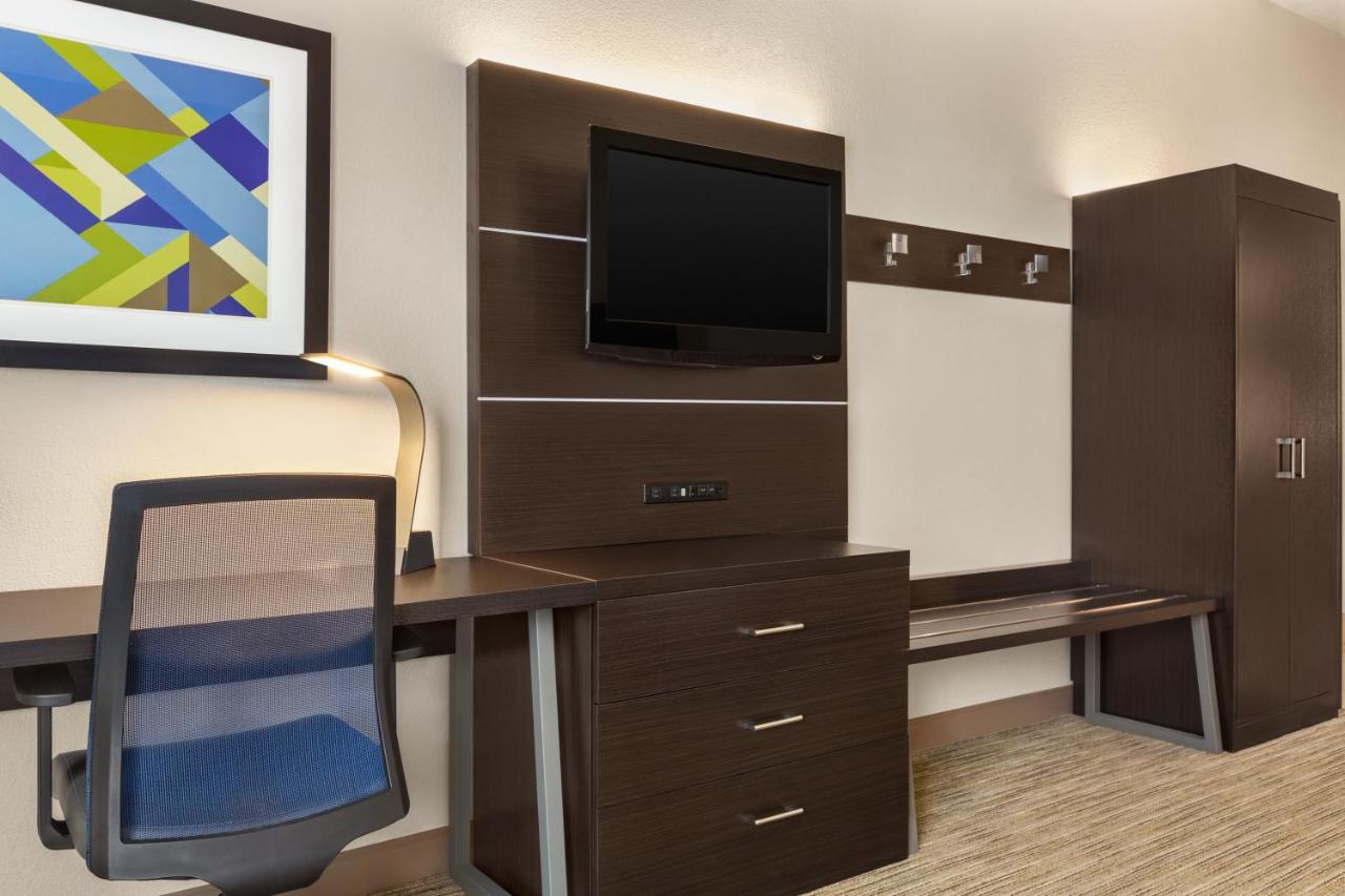 Suite - Mobility Access/Hearing Accessible at Holiday Inn Express & Suites San Antonio NW - Medical Area by IHG