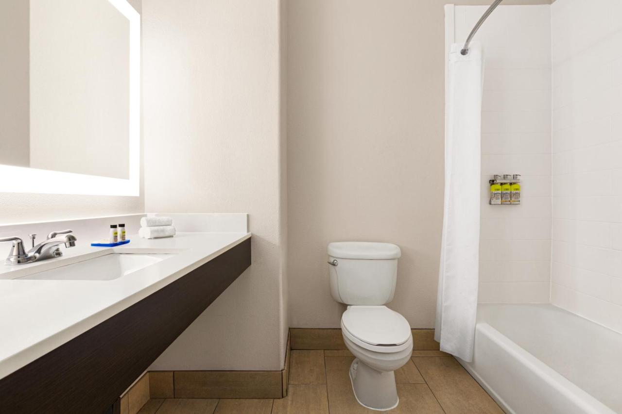 Room Selected at Check-In at Holiday Inn Express & Suites San Antonio NW - Medical Area by IHG