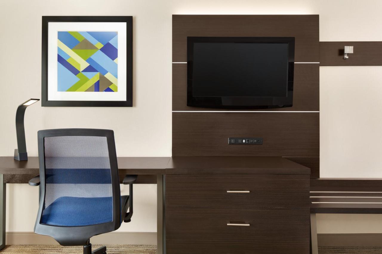 Suite - Mobility Access/Hearing Accessible at Holiday Inn Express & Suites San Antonio NW - Medical Area by IHG