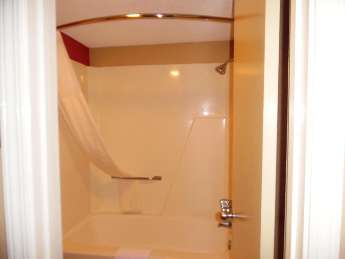 Standard Queen Room with Two Queen Beds - Non-Smoking at Quality Inn & Suites Hot Springs-Lake Hamilton