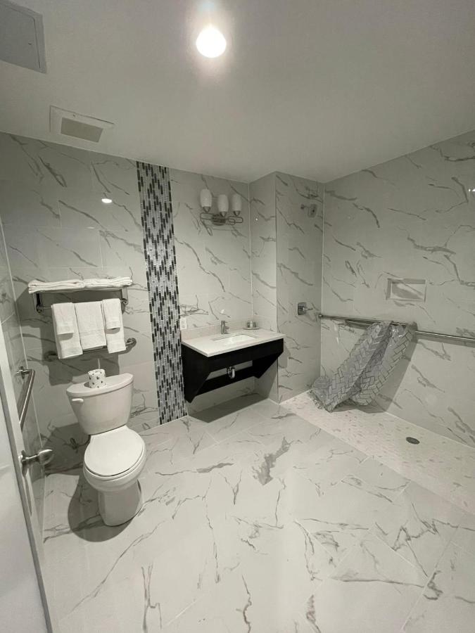 Superior King Room at Thatford Hotel