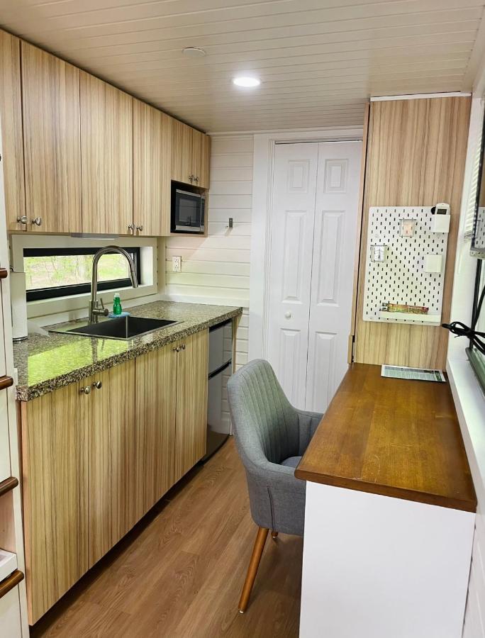 | Camptel Poconos Lodging