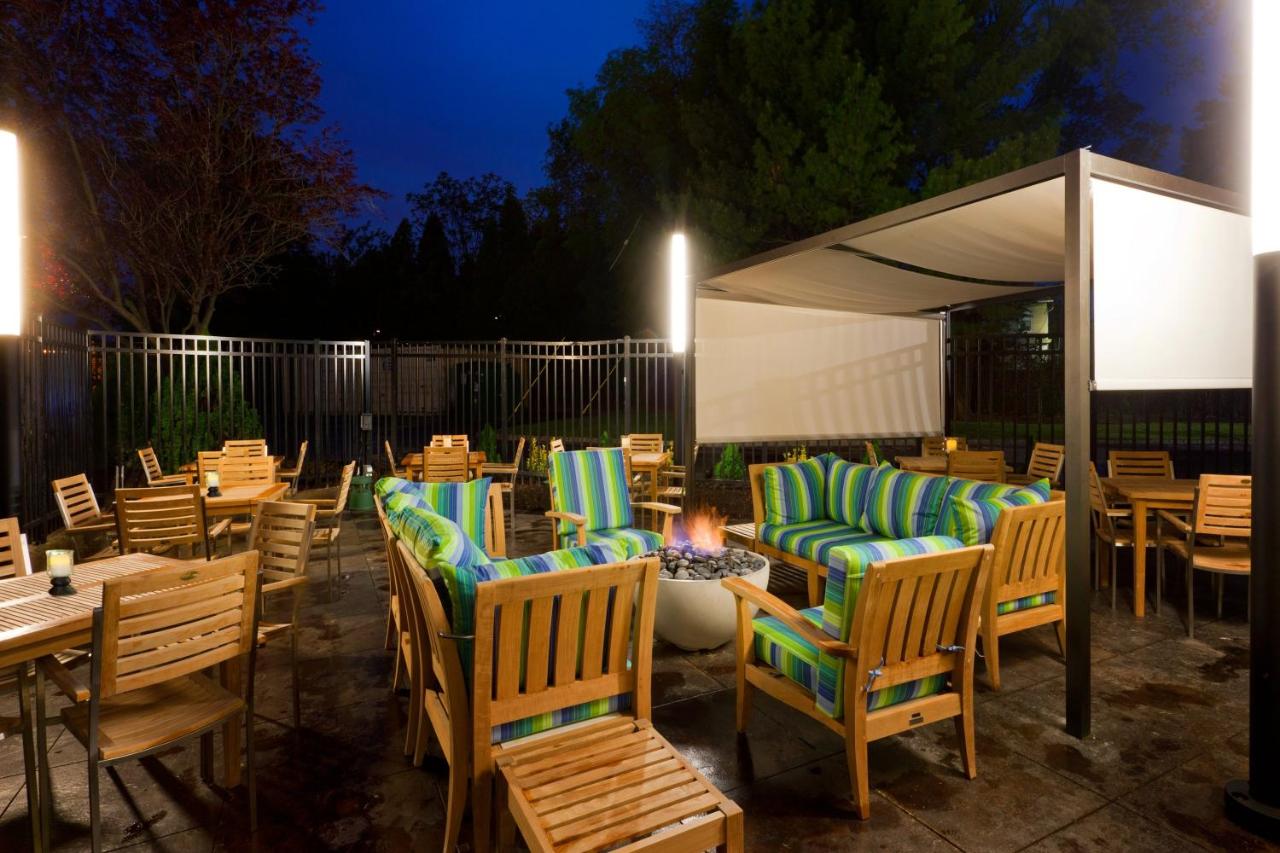  | Holiday Inn Clark - Newark, an IHG Hotel