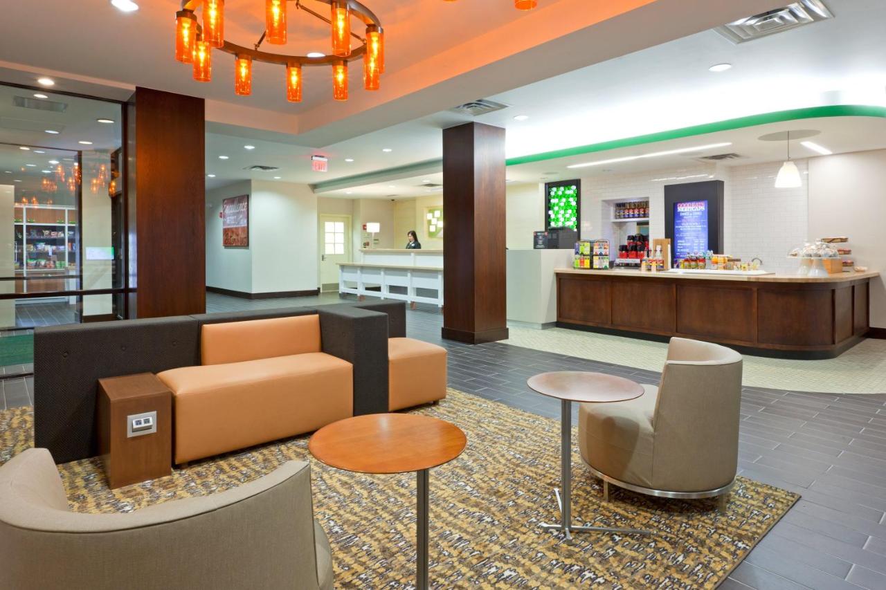  | Holiday Inn Clark - Newark, an IHG Hotel