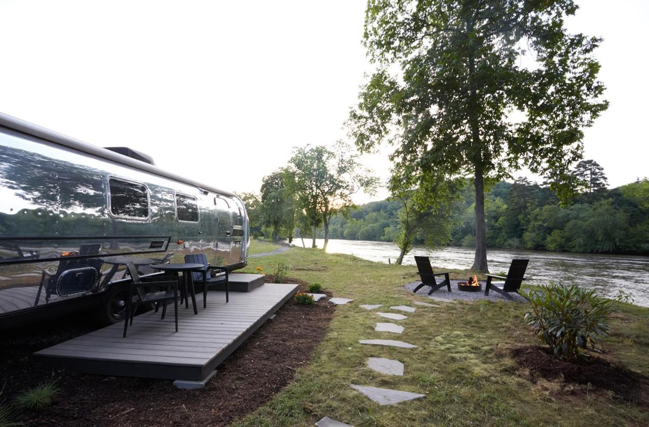 | Asheville River Cabins