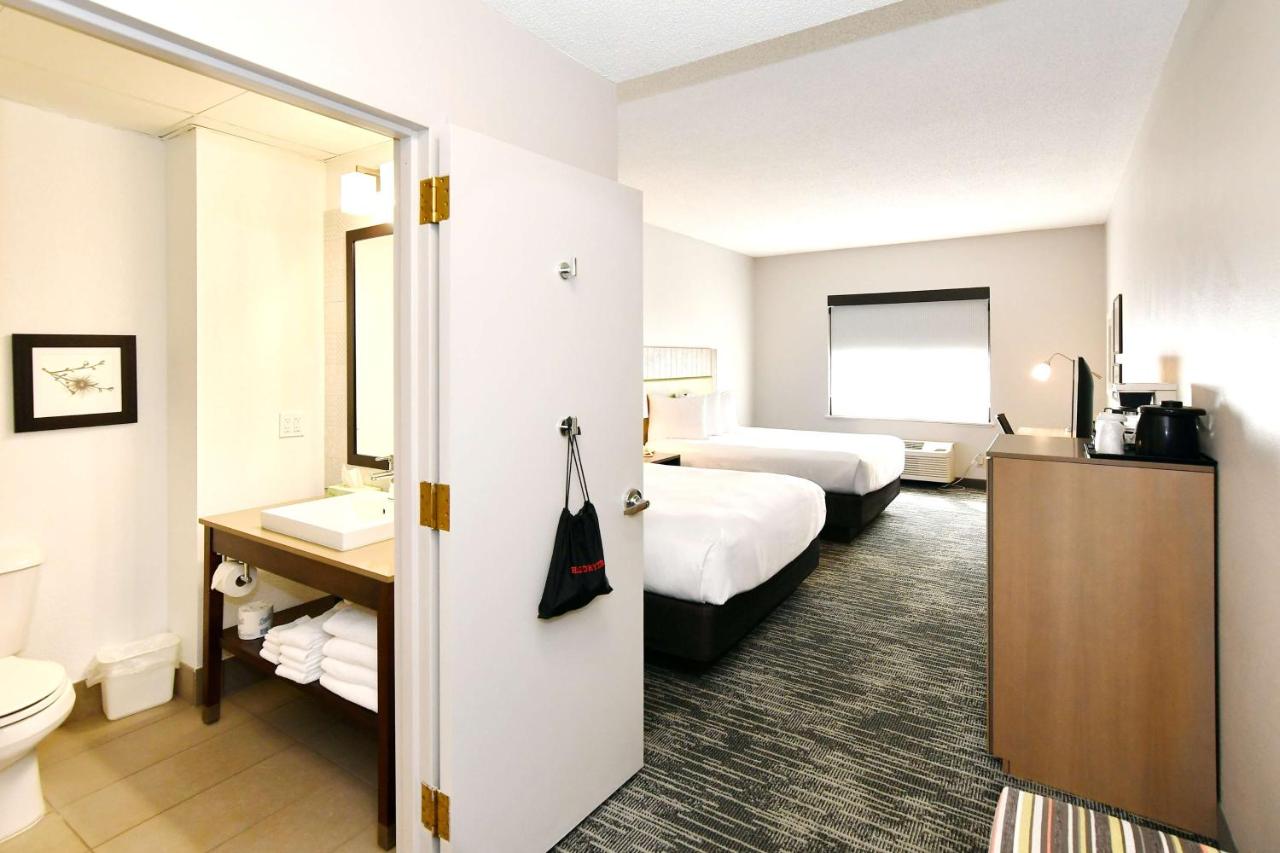 | Country Inn & Suites by Radisson, Mount Morris, NY
