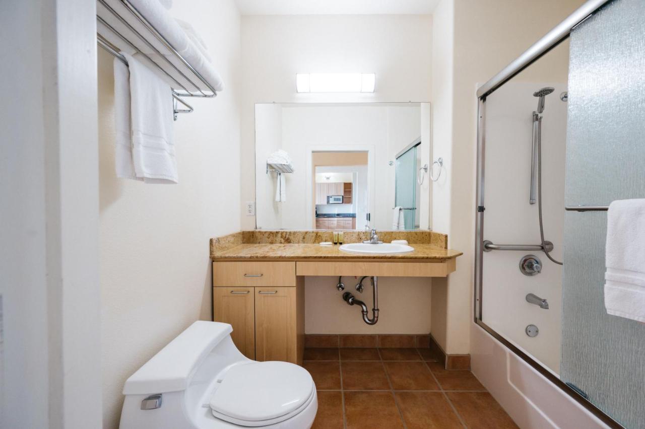 One-Bedroom Apartment at Studios Inn