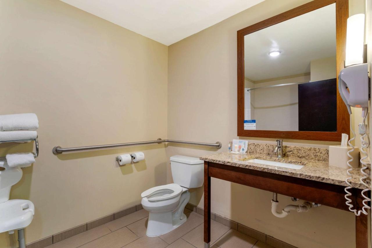 King Suite with Accessible Bath Tub - Non-Smoking at Comfort Suites Kingsport South