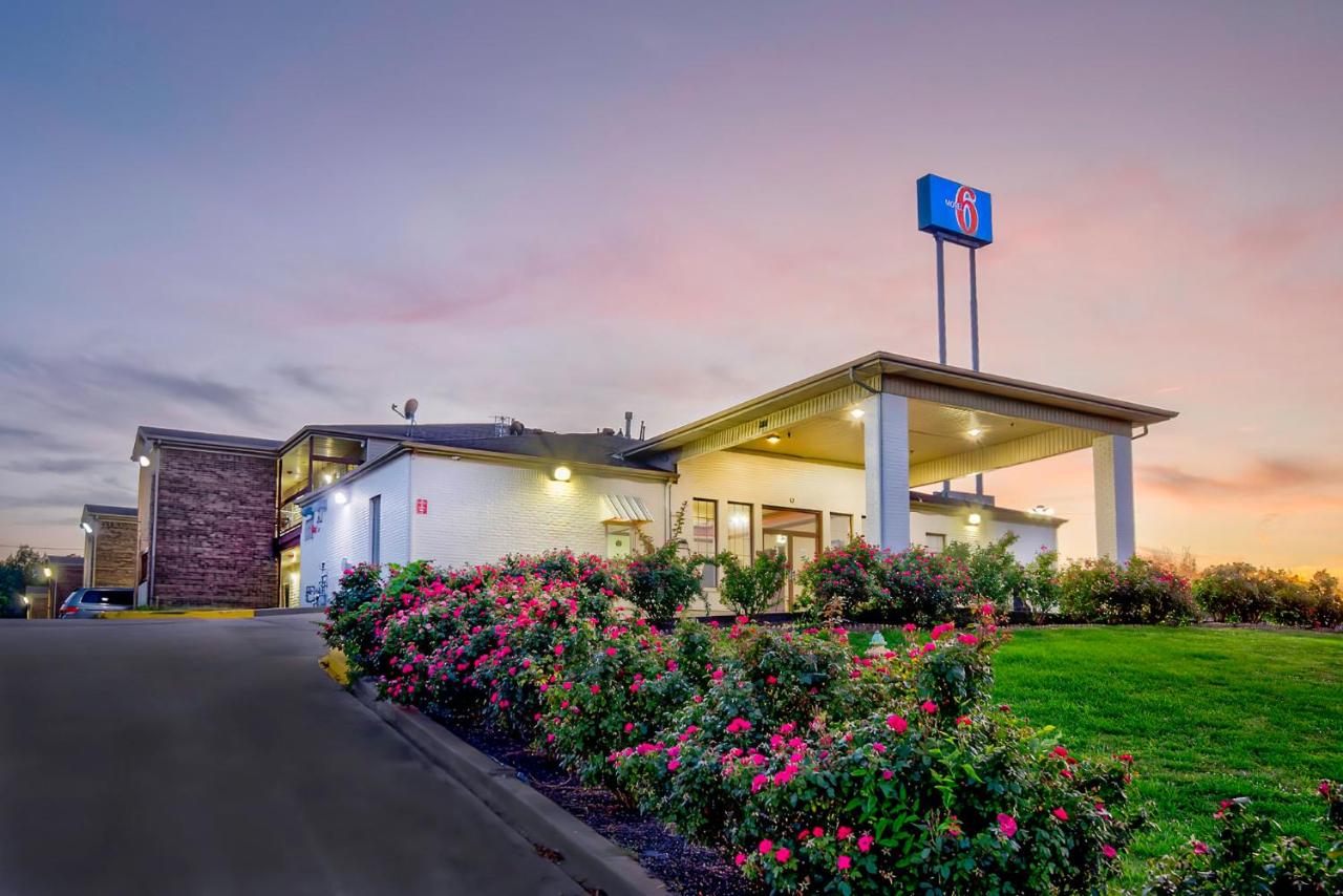  | Motel 6-Grand Rivers, KY