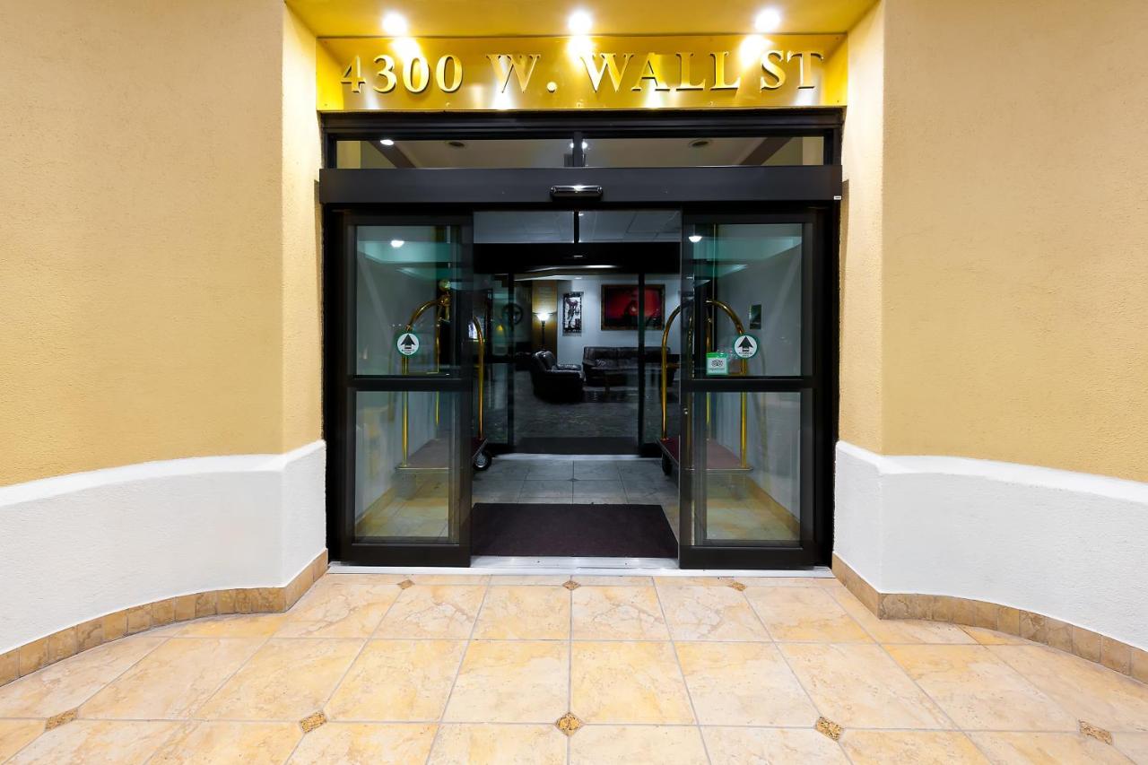 Grand Texan Hotel & Convention Center