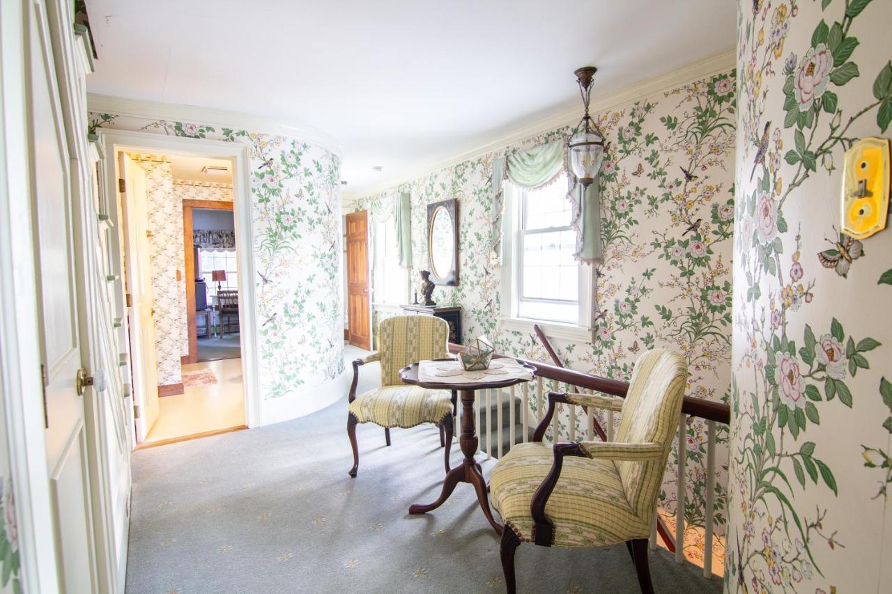 | Aiken Manor B&B