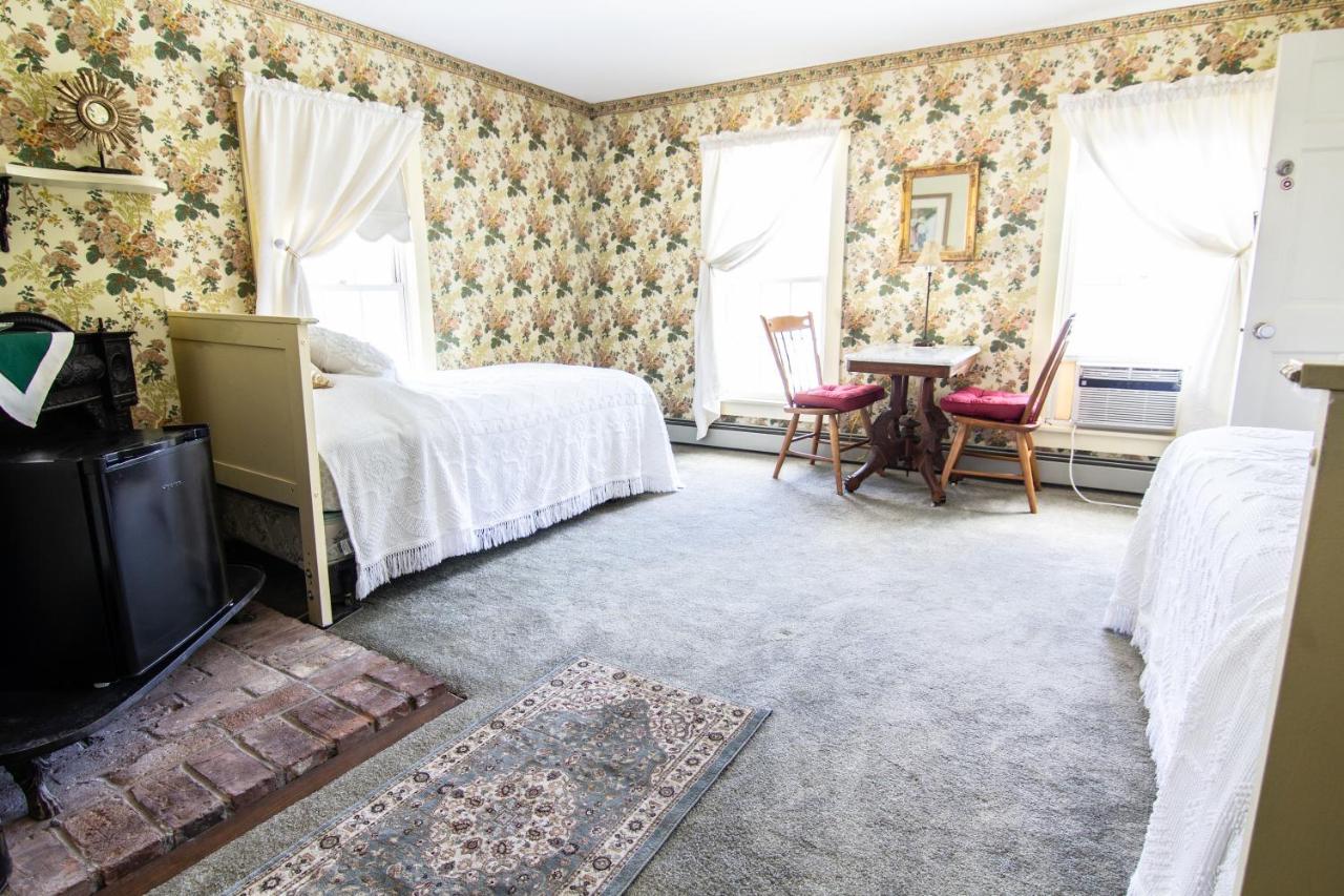 | Aiken Manor B&B